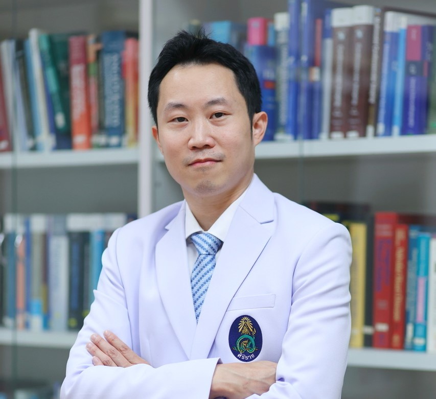 ผู้ช่วยศาสตราจารย์ นายแพทย์ยอดยิ่ง เกาลวณิชย์